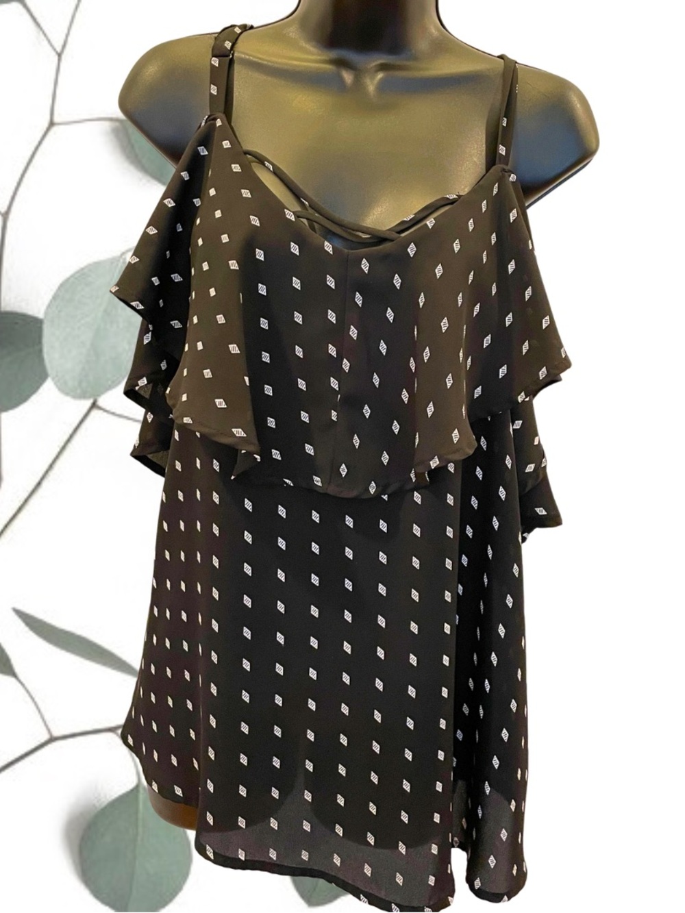 Cold Shoulder Top from Torrid (Size 1)